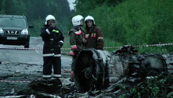 В районе карельского поселка Бесовец, на автомобильную трассу, упал пассажирский самолет ТУ-134 В районе карельского поселка Бесовец, на автомобильную трассу, упал пассажирский самолет ТУ-134
