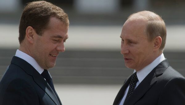 Президент России Дмитрий Медведев и председатель правительства РФ Владимир Путин. Архив Президент России Дмитрий Медведев и председатель правительства РФ Владимир Путин. Архив
