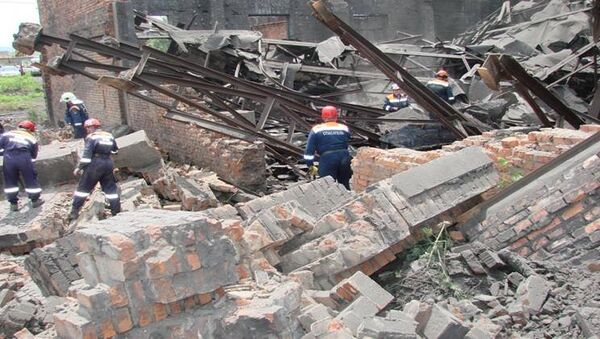 Обрушение стены во Владивостоке Обрушение стены во Владивостоке