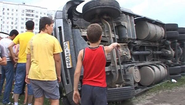 Последствия смерча, который пронесся по Благовещенску Последствия смерча, который пронесся по Благовещенску