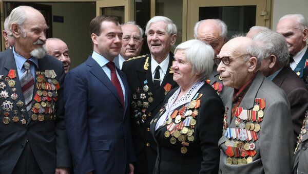 Президент РФ Д.Медведев встретился с ветеранами ВОВ Президент РФ Д.Медведев встретился с ветеранами ВОВ