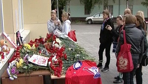 Подготовка к прощанию с погибшими хоккеистами Локомотива Подготовка к прощанию с погибшими хоккеистами Локомотива