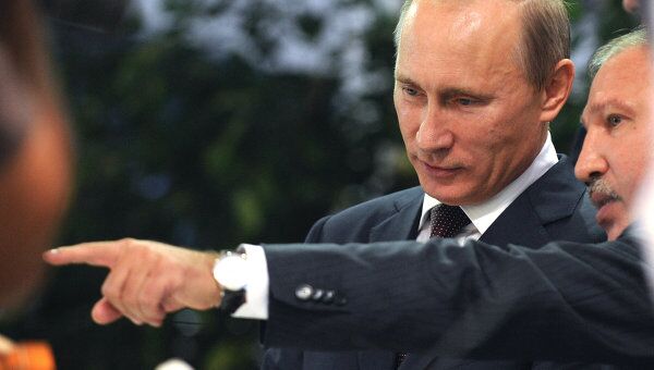 Премьер-министр РФ В.Путин осмотрел экспозицию инновационных проектов в рамках форума Сочи-2011 Премьер-министр РФ В.Путин осмотрел экспозицию инновационных проектов в рамках форума Сочи-2011