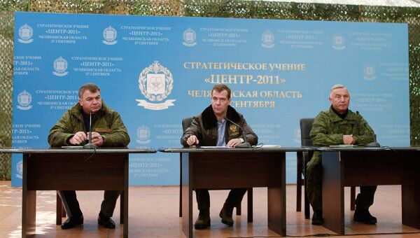 Президент РФ Дмитрий Медведев в Челябинской области на военных учениях Президент РФ Дмитрий Медведев в Челябинской области на военных учениях