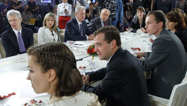 Встреча Д.Медведева с лауреатами конкурса Учитель года России -2011 Встреча Д.Медведева с лауреатами конкурса Учитель года России -2011