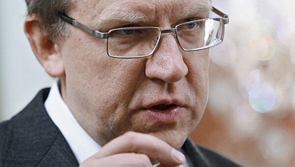 Заняв свое место в президиуме расширенной коллегии министерства финансов РФ, министр Алексей Кудрин выступал с видом человека, доказавшего свою правоту Заняв свое место в президиуме расширенной коллегии министерства финансов РФ, министр Алексей Кудрин выступал с видом человека, доказавшего свою правоту