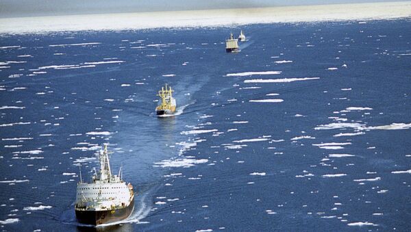Караван судов на трассе Северного морского пути Караван судов на трассе Северного морского пути