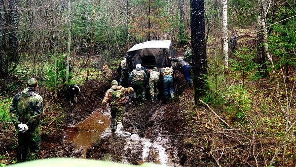 Поиск и захоронение останков воинов, погибших во время ВОВ. Архивное фото Поиск и захоронение останков воинов, погибших во время ВОВ. Архивное фото