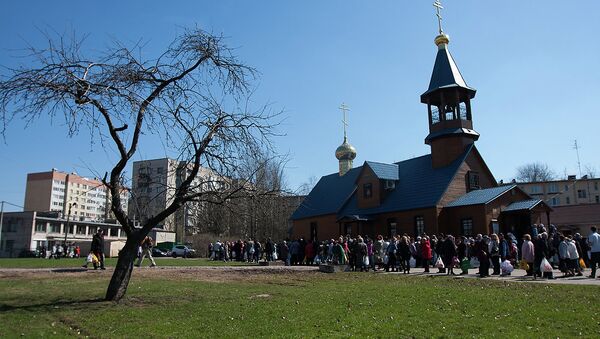 Освящение куличей и яиц в церкви святителя Петра Митрополита Московского в Петербурге Освящение куличей и яиц в церкви святителя Петра Митрополита Московского в Петербурге