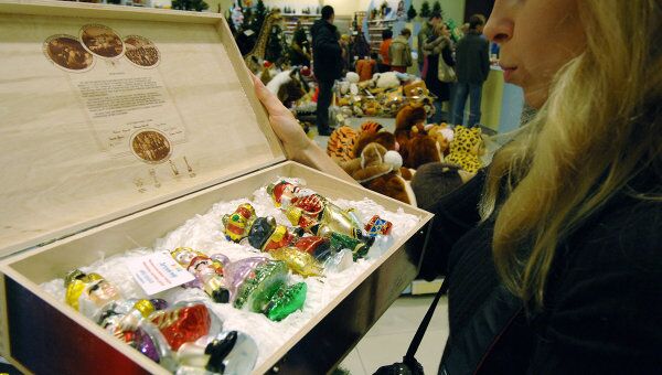 Продажа новогодних украшений и подарков Продажа новогодних украшений и подарков