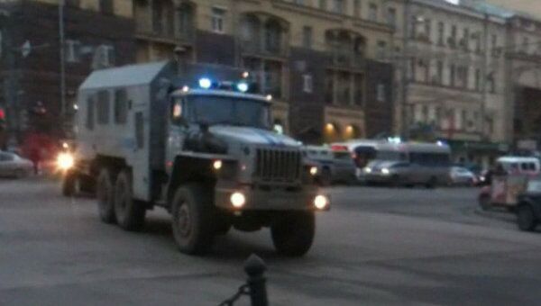 Спецтранспорт МВД следует в центр Москвы Спецтранспорт МВД следует в центр Москвы