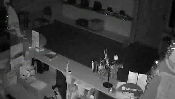 Землетрясение магнитудой 4,9 на Сахалине. Видео камеры наблюдения Землетрясение магнитудой 4,9 на Сахалине. Видео камеры наблюдения