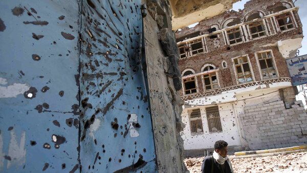 Разрушенные в ходе столкновений дома в Сане в Йемене Разрушенные в ходе столкновений дома в Сане в Йемене