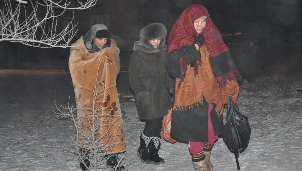 Люди, выбежавшие из своих домов в Кызыле Люди, выбежавшие из своих домов в Кызыле