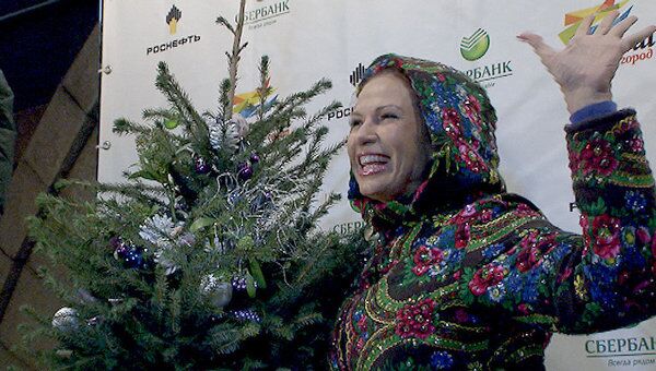 На лазерное шоу Эвелина Бледанс нарядилась ярче новогодней елки На лазерное шоу Эвелина Бледанс нарядилась ярче новогодней елки