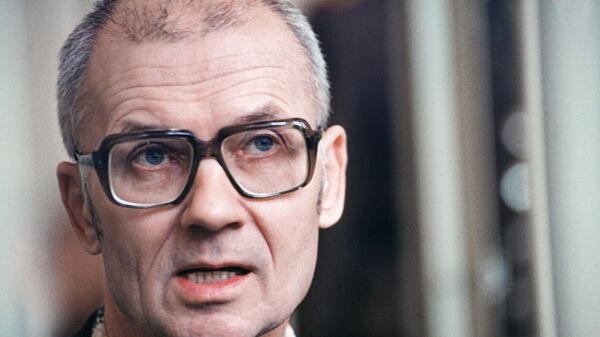 Андрей Чикатило во время заседания суда. Архив Андрей Чикатило во время заседания суда. Архив