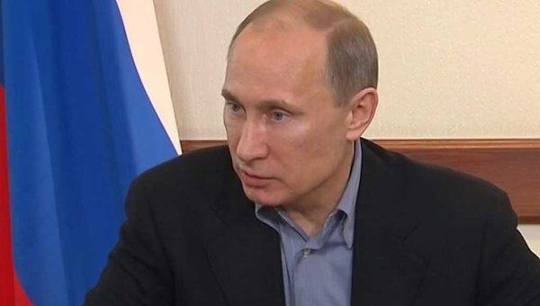 Путин отчитался перед вдовами с Распадской о сделанном после трагедии Путин отчитался перед вдовами с Распадской о сделанном после трагедии