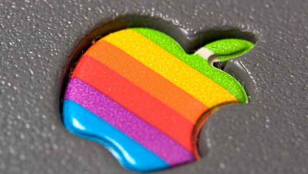 Apple Apple
