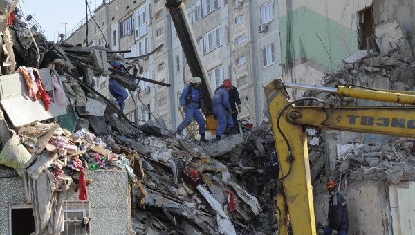Обрушение подъезда жилого дома в Астрахани Обрушение подъезда жилого дома в Астрахани