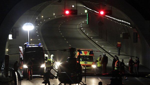 Туристический автобус разбился в Швейцарии Туристический автобус разбился в Швейцарии
