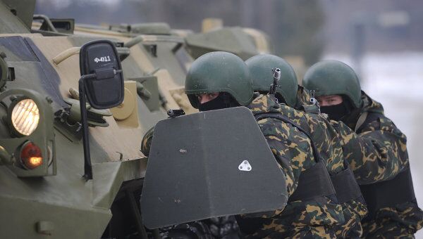 Учения батальонной группы и антитеррористических подразделений ВВ МВД РФ. Архивное фото Учения батальонной группы и антитеррористических подразделений ВВ МВД РФ. Архивное фото