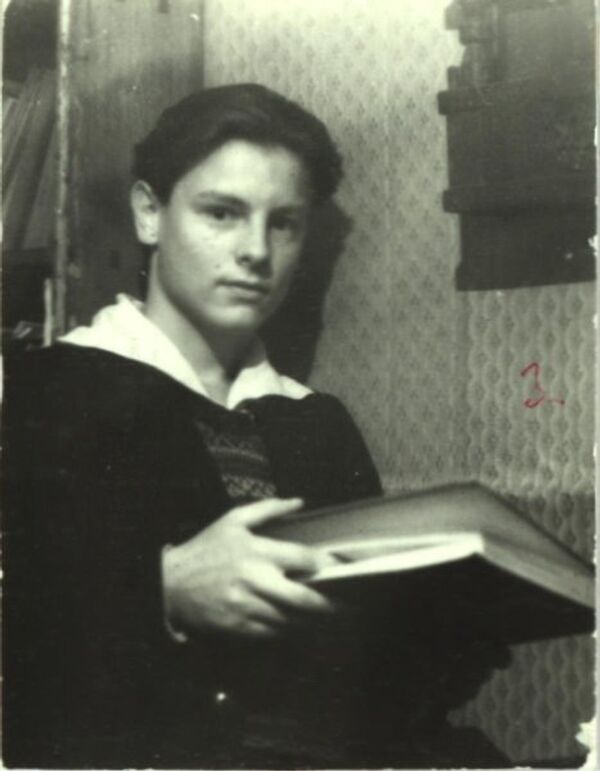 Тарковскому 17 лет. В Доме на Щипке. 50-е Тарковскому 17 лет. В Доме на Щипке. 50-е