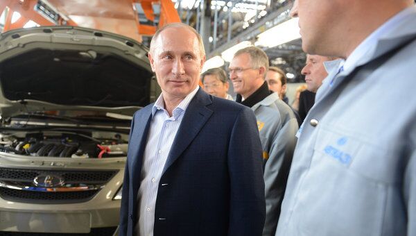 Премьер-министр РФ В.Путин участие в церемонии запуска серийного производства автомобиля Лада Ларгус на АвтоВАЗе Премьер-министр РФ В.Путин участие в церемонии запуска серийного производства автомобиля Лада Ларгус на АвтоВАЗе