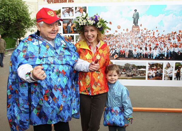 Воскресник фестиваля искусств Черешневый лес в ЦПКиО им. Горького Воскресник фестиваля искусств Черешневый лес в ЦПКиО им. Горького