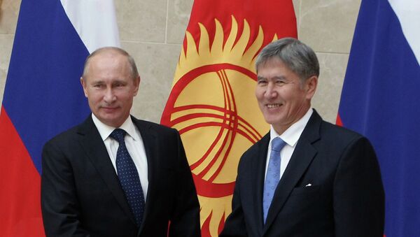 Президент РФ Владимир Путин и президент Киргизии Алмазбек Атанбаев Президент РФ Владимир Путин и президент Киргизии Алмазбек Атанбаев