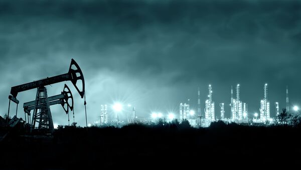 Добыча нефти, архивное фото Добыча нефти, архивное фото