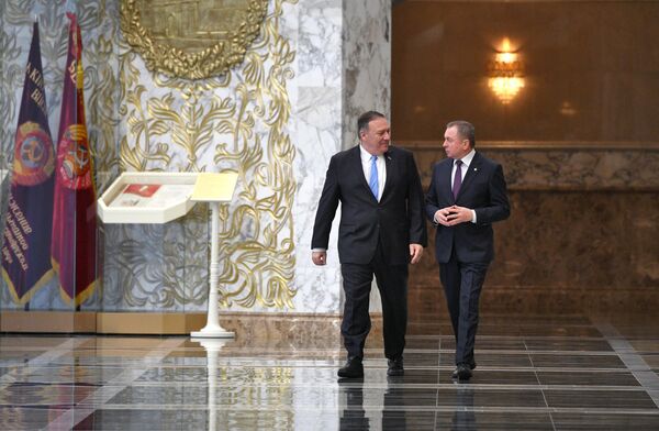 Министр иностранных дел Белоруссии Владимир Макей и госсекретарь США Майк Помпео во Дворце Независимости в Минске Министр иностранных дел Белоруссии Владимир Макей и госсекретарь США Майк Помпео во Дворце Независимости в Минске