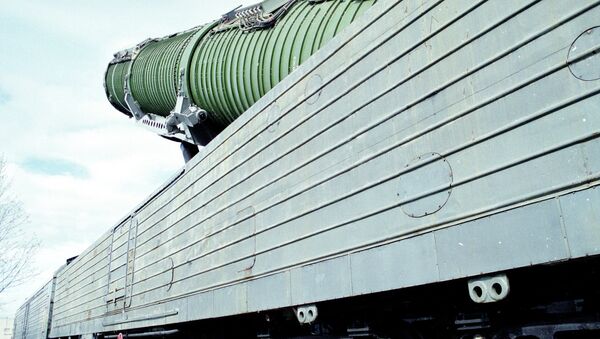 Боевой ракетный железнодорожный комплекс. Архивное фото Боевой ракетный железнодорожный комплекс. Архивное фото