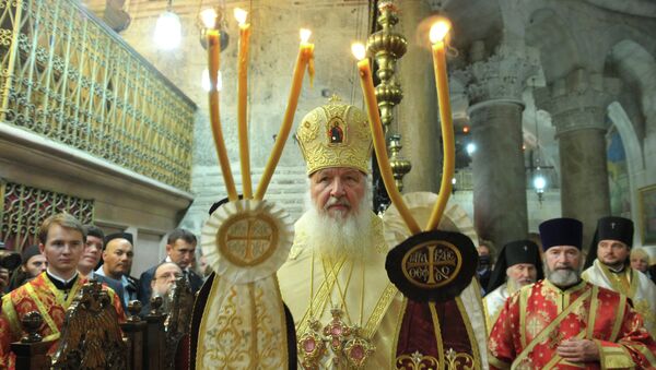 Патриарх Московский и всея Руси Кирилл во время ночной воскресной литургии в храме Воскресения Христова в Иерусалиме Патриарх Московский и всея Руси Кирилл во время ночной воскресной литургии в храме Воскресения Христова в Иерусалиме