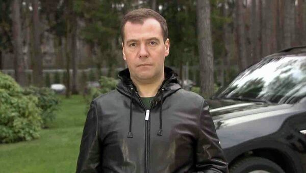 Медведев в видеоблоге предупредил автомобилистов о повышении штрафов Медведев в видеоблоге предупредил автомобилистов о повышении штрафов