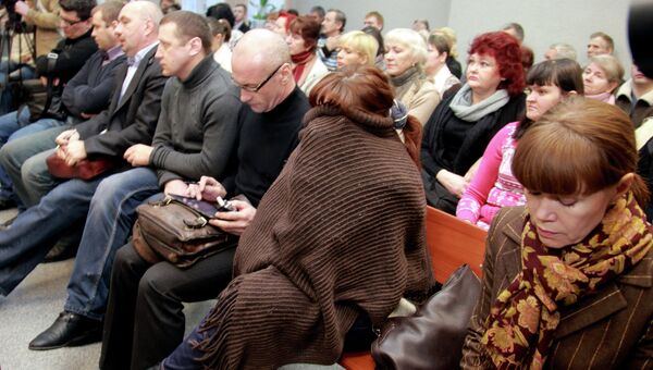 Обвиняемые по делу о пожаре в клубе Хромая лошадь на судебном заседании. Архив Обвиняемые по делу о пожаре в клубе Хромая лошадь на судебном заседании. Архив