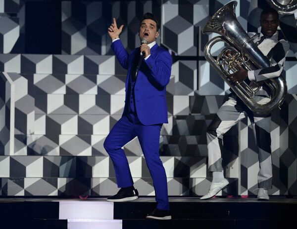 Робби Уильямс на церемонии вручения наград BRIT Awards-201 Робби Уильямс на церемонии вручения наград BRIT Awards-201