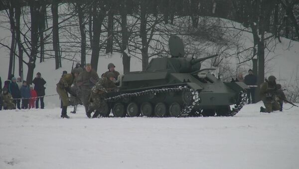 Поляки в советской форме отвоевали Познань на реконструкции битвы 1945 года Поляки в советской форме отвоевали Познань на реконструкции битвы 1945 года