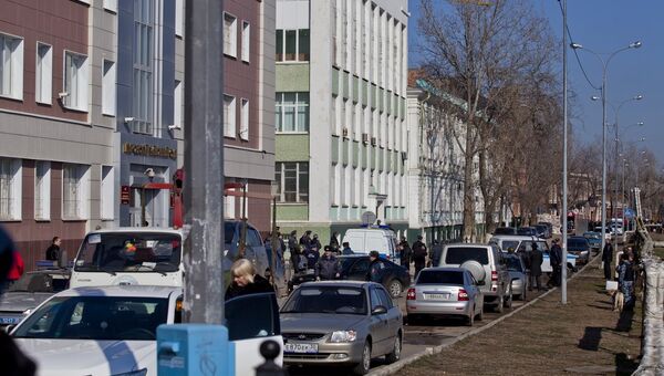 Преступник удерживает заложников в Астраханском колледже Преступник удерживает заложников в Астраханском колледже