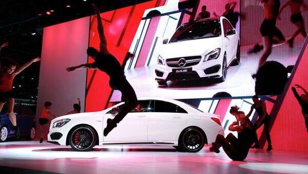 Автомобиль Mercedes-Benz на международном автосалоне в Нью-Йорке Автомобиль Mercedes-Benz на международном автосалоне в Нью-Йорке