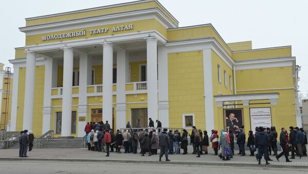 Гражданская панихида по Валерию Золотухину в Алтайском крае Гражданская панихида по Валерию Золотухину в Алтайском крае