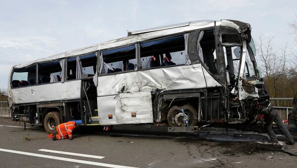 Автобус, упавший с моста в Бельгии Автобус, упавший с моста в Бельгии