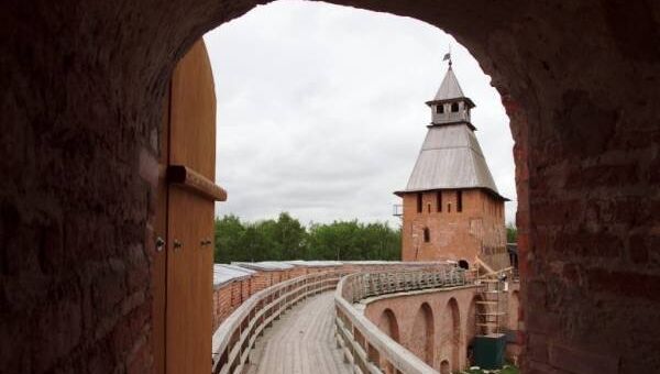 Боевой ход Новгородского кремля, архивное фото Боевой ход Новгородского кремля, архивное фото