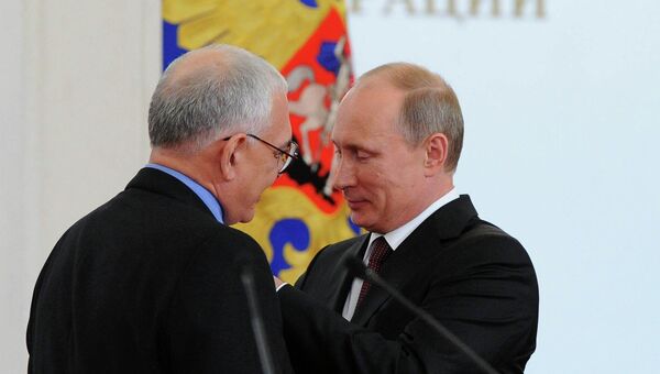 В.Путин вручил государственные премии РФ В.Путин вручил государственные премии РФ