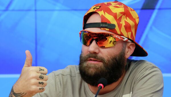 Участник группы Limp Bizkit Фред Дерст отвечает на вопросы журналистов во время пресс-конференции в международном мультимедийном пресс-центре РИА Новости в Москве Участник группы Limp Bizkit Фред Дерст отвечает на вопросы журналистов во время пресс-конференции в международном мультимедийном пресс-центре РИА Новости в Москве