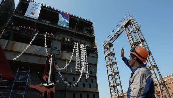 Спуск на воду кормовой части для первого вертолетоносца Мистраль. Архивное фото. Спуск на воду кормовой части для первого вертолетоносца Мистраль. Архивное фото.