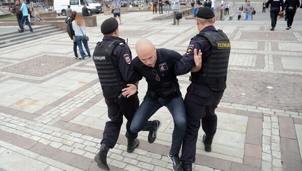 Полиция и фанаты, архивное фото Полиция и фанаты, архивное фото