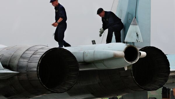 Авиационные инженеры Восточного военного округа в Приморье. Архивное фото Авиационные инженеры Восточного военного округа в Приморье. Архивное фото