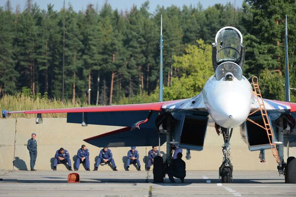 Тренировка экипажей к международному авиасалону МАКС-2013 Тренировка экипажей к международному авиасалону МАКС-2013