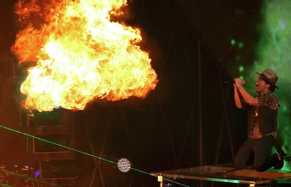 Певец Бруно Марс на MTV Video Music Awards Певец Бруно Марс на MTV Video Music Awards