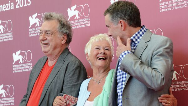 Стивен Фрирз, Джуди Денч и Стив Куган на 70-м Венецианском кинофестивале Стивен Фрирз, Джуди Денч и Стив Куган на 70-м Венецианском кинофестивале